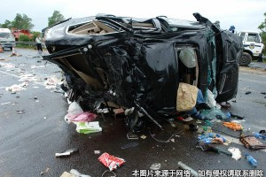 車禍現(xiàn)場慘不忍睹圖片