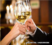 喝了一次酒，15年后“天降”一個兒子