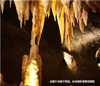 3名游客順手掰斷偷走百萬年鐘乳石