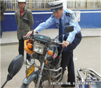 出借未年檢摩托車發生事故，車主被判承擔20%的責任