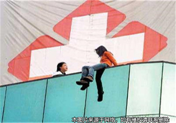 湖北一癌癥晚期患者跳樓自殺，家屬將醫(yī)院告上法院要求賠償