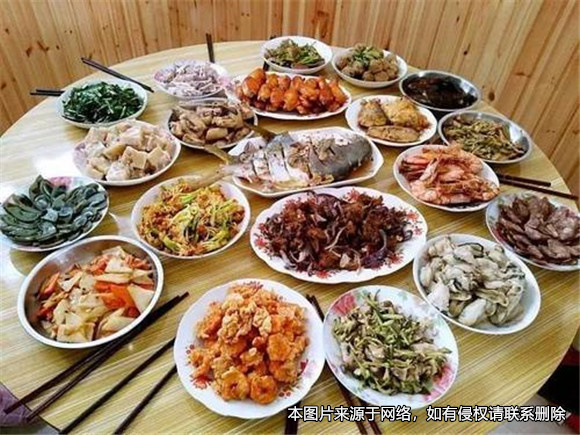 男子參加公司年夜飯路上遭遇車禍，法院判決構成工傷