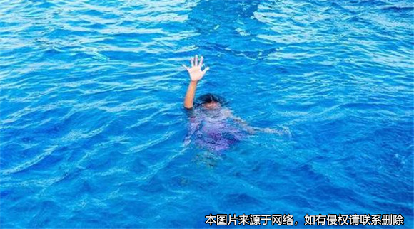 男子假裝自殺后女友為救人而溺水身亡，男子獲刑12年6個(gè)月