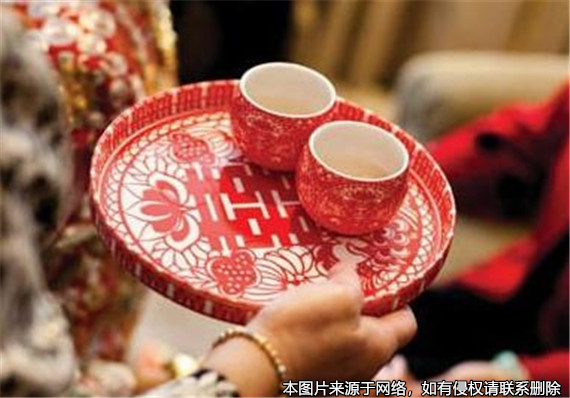 給付女友彩禮后女友父母悔婚，男子起訴女友一家返還彩禮