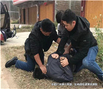 男子以威脅殺害女子母親為由，強(qiáng)迫女子與自己結(jié)婚