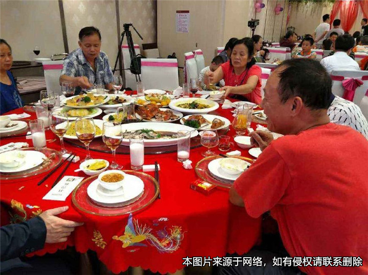 妻子在辦酒席時(shí)離家出走，丈夫起訴離婚時(shí)能否要求返還彩禮