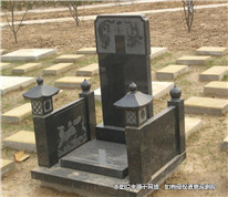 九旬老人與 “手足”陷遺產糾紛，墓碑上一行字揭開身世疑云