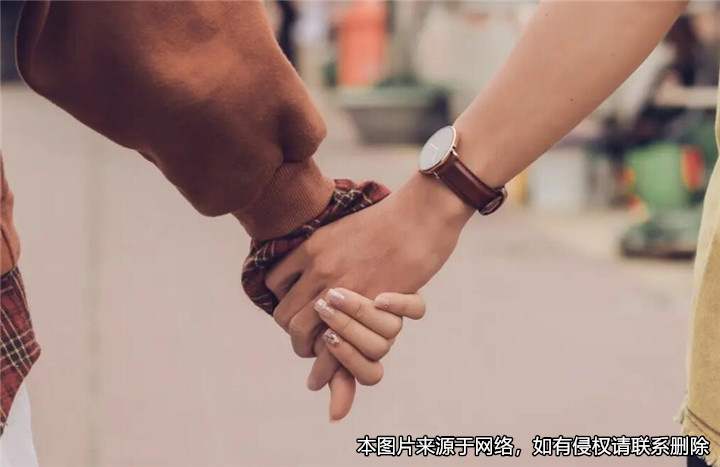 情侶分手后因錢款對(duì)簿公堂，訴訟期間男方還轉(zhuǎn)賬
