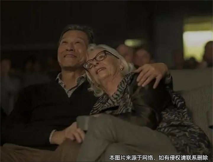 大媽在大爺家做保姆三個(gè)月后閃婚，獲贈(zèng)房產(chǎn)后卻換鎖失聯(lián)